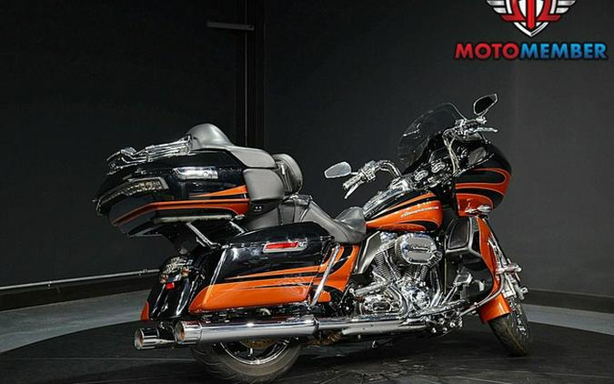 2015 Harley-Davidson FLTRUSE - CVO Road Glide Ultra