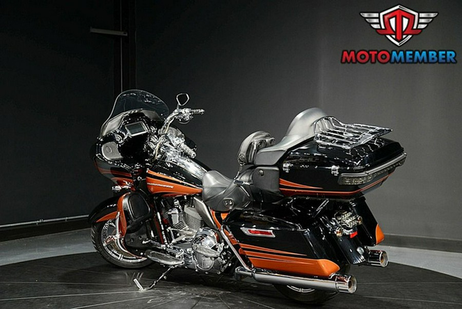 2015 Harley-Davidson FLTRUSE - CVO Road Glide Ultra