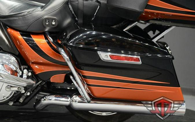 2015 Harley-Davidson FLTRUSE - CVO™ Road Glide® Ultra