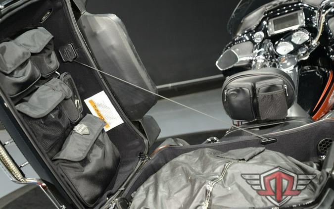 2015 Harley-Davidson FLTRUSE - CVO Road Glide Ultra