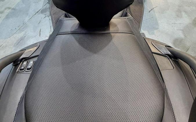 2026 SPYDER RT SEA TO SKY Bright White