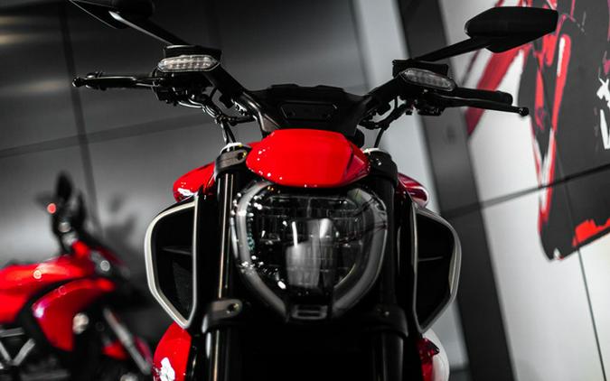 2024 Ducati Diavel V4 Ducati Red