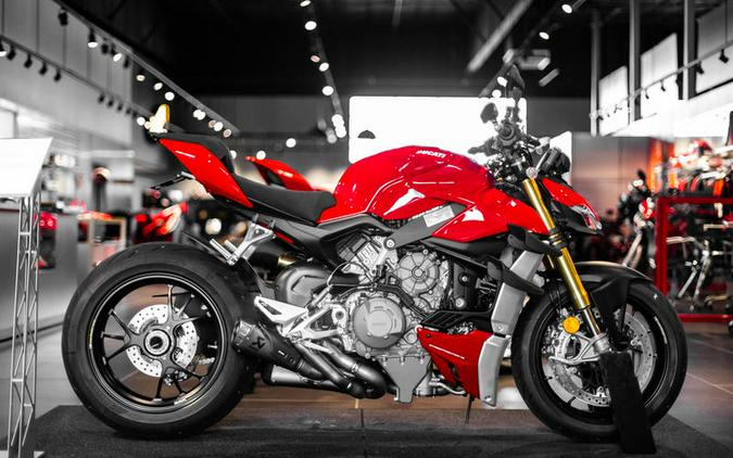 2024 Ducati Diavel V4 Ducati Red