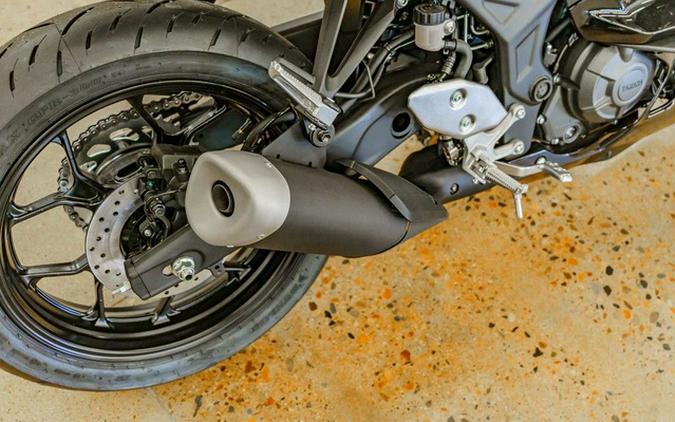 2026 Yamaha YZFR3ATB