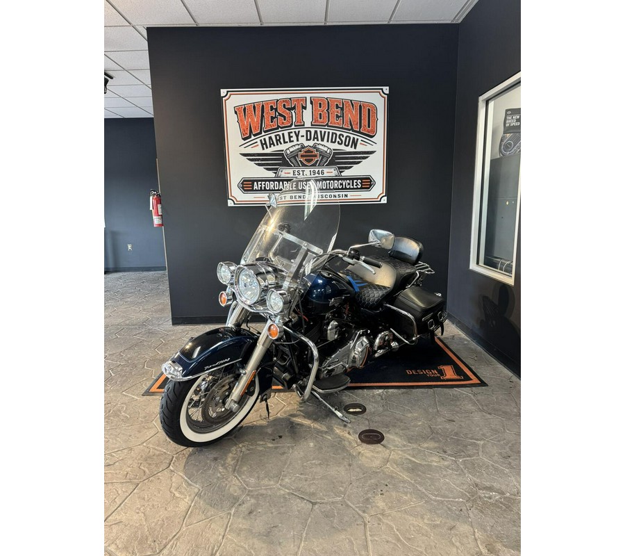 2012 Harley-Davidson Road King Classic Big Blue/Vivid Black