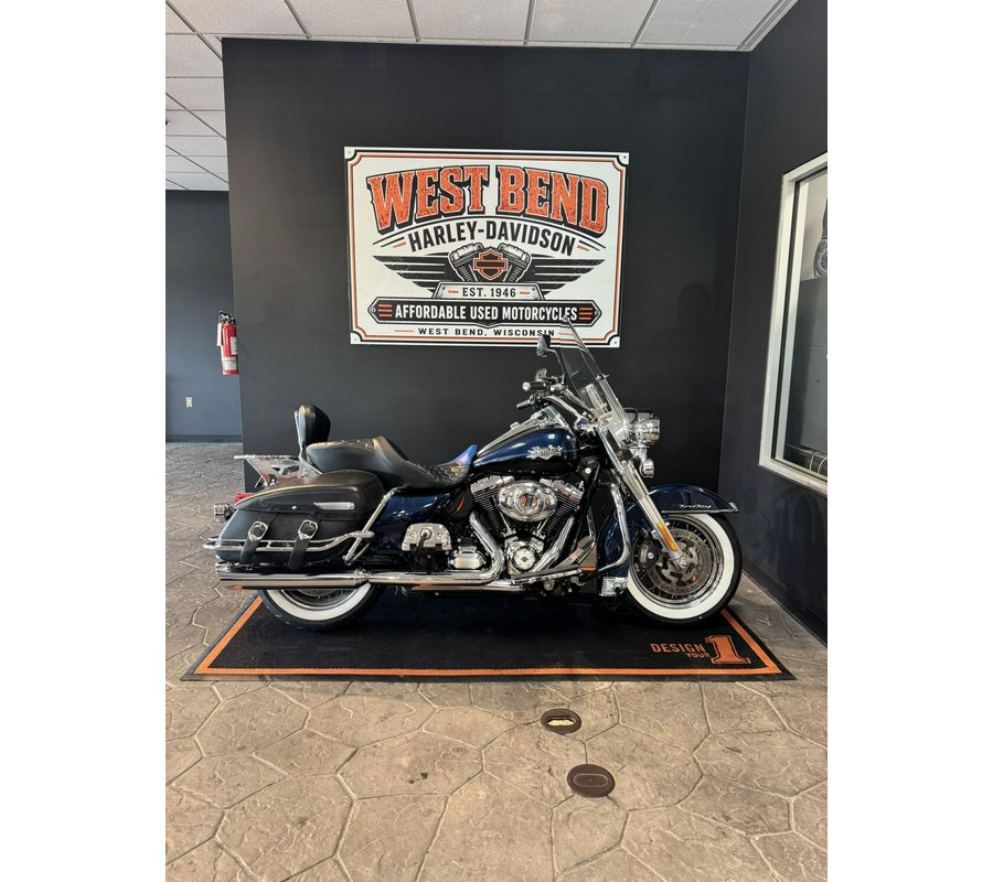 2012 Harley-Davidson Road King Classic Big Blue/Vivid Black