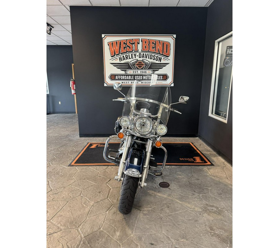 2012 Harley-Davidson Road King Classic Big Blue/Vivid Black