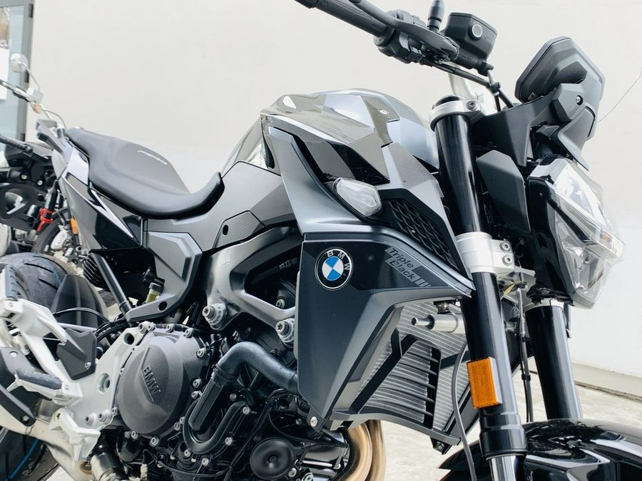 2024 BMW F 900 R Triple black