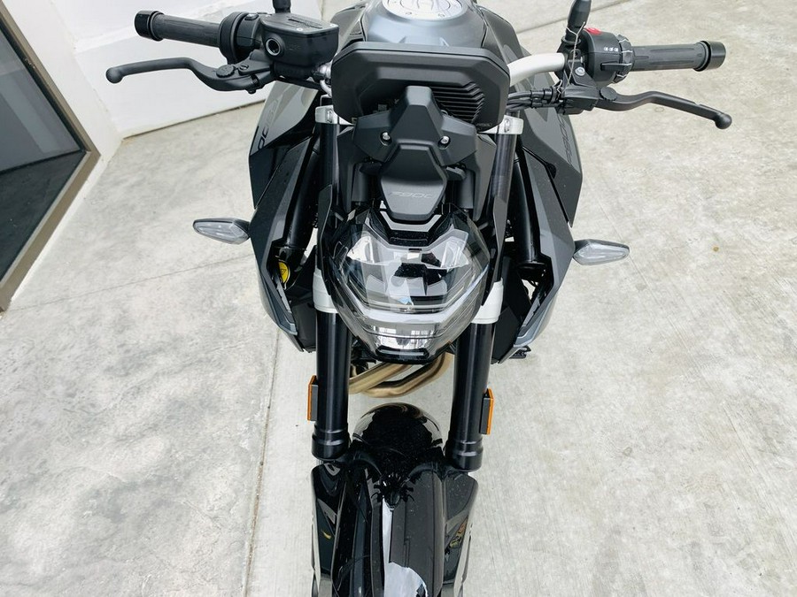 2024 BMW F 900 R Triple black