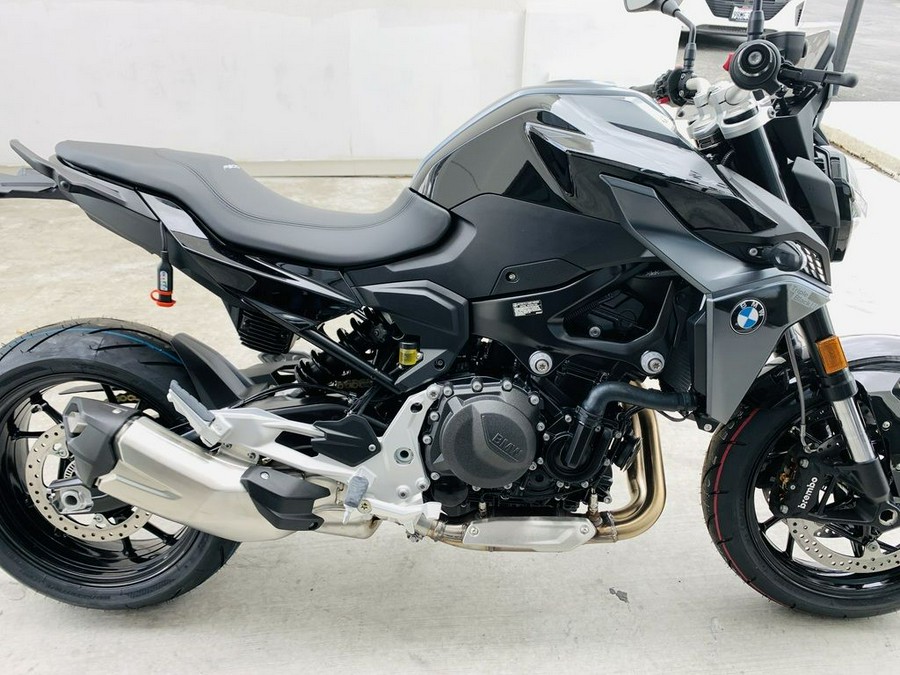 2024 BMW F 900 R Triple black