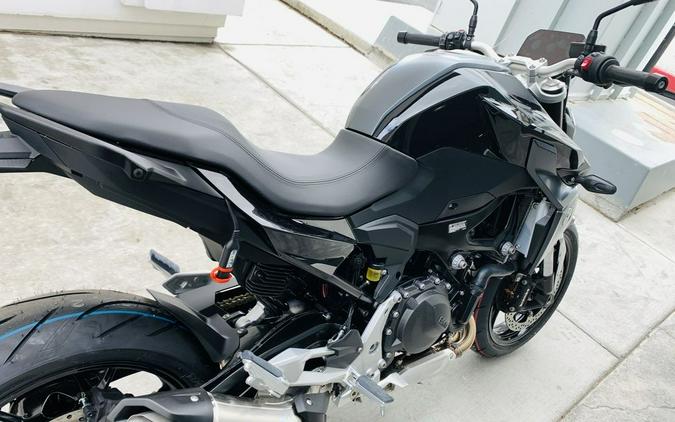 2024 BMW F 900 R Triple black