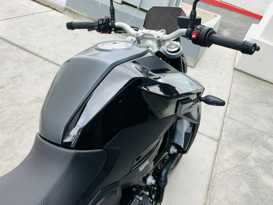 2024 BMW F 900 R Triple black