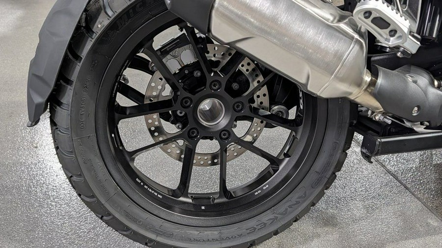 2025 BMW R 1300 GS Light White