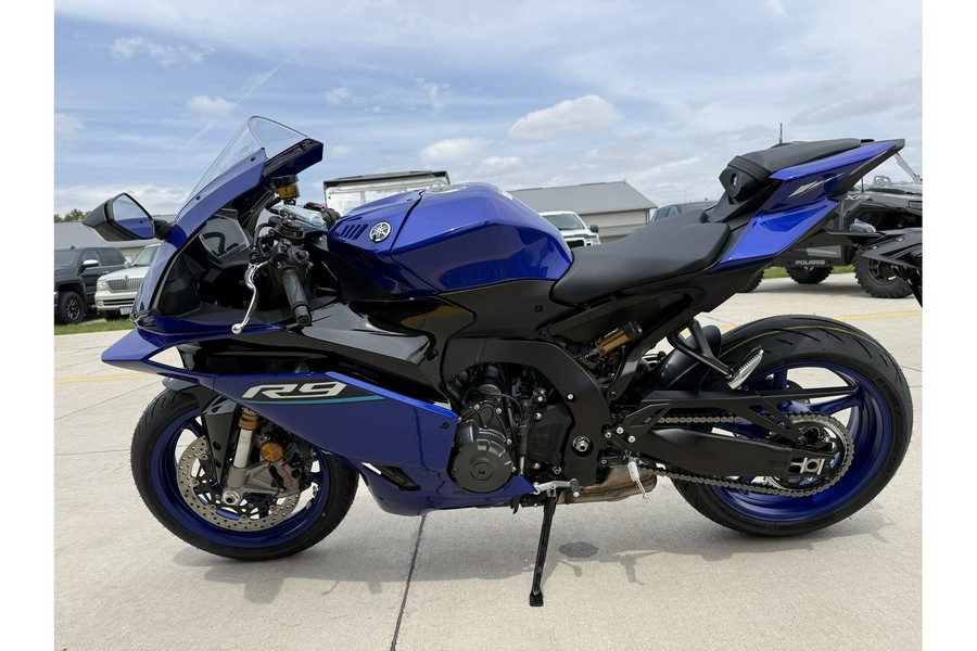 2026 YZF-R9 - Yamaha