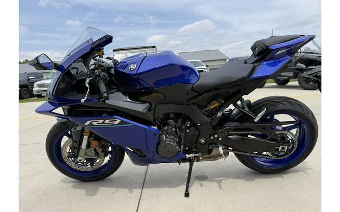 2026 YZF-R9 - Yamaha