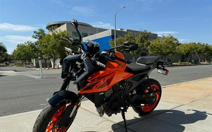 2024 KTM 990 Duke