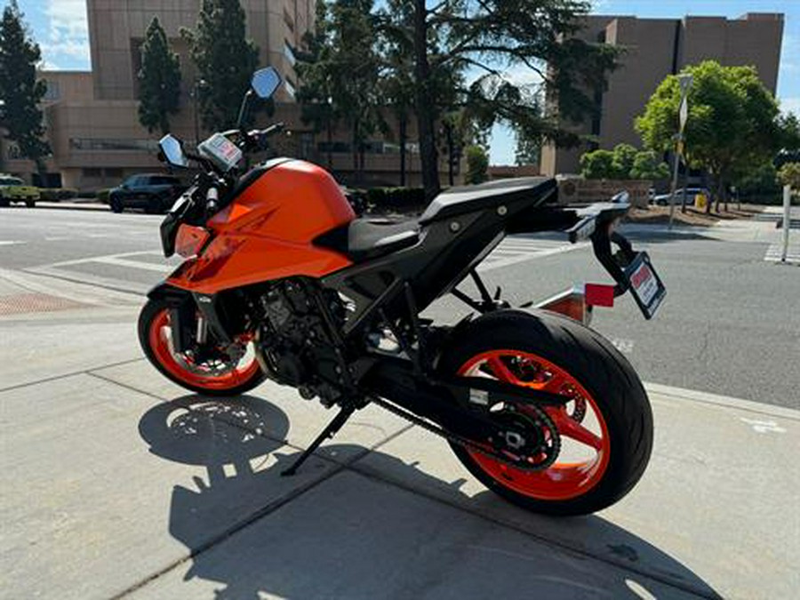 2024 KTM 990 Duke