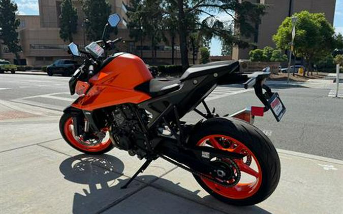 2024 KTM 990 Duke