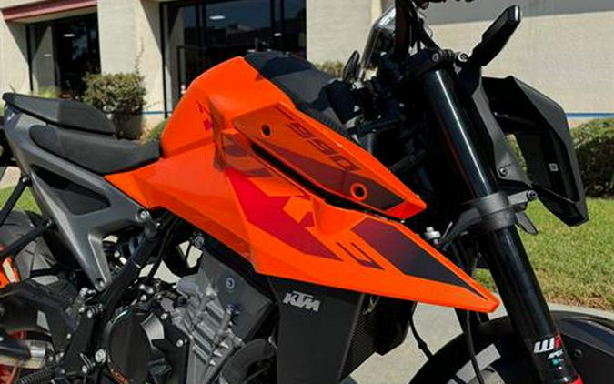 2024 KTM 990 Duke