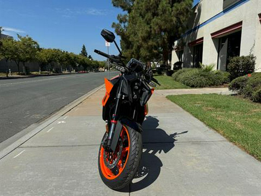 2024 KTM 990 Duke