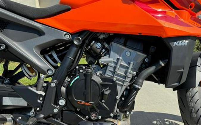 2024 KTM 990 Duke