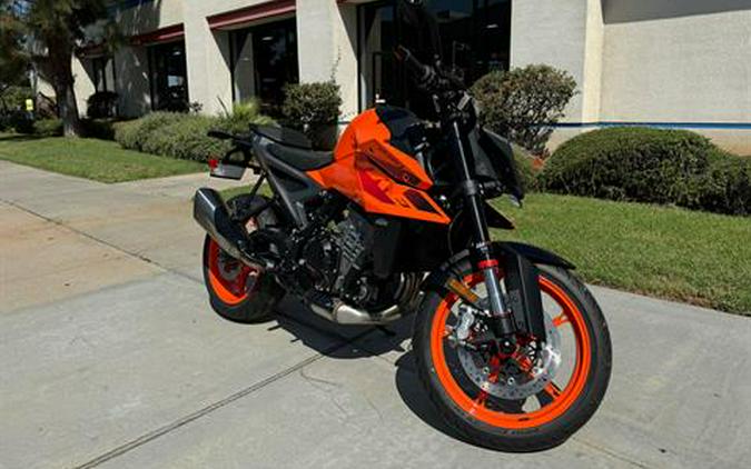 2024 KTM 990 Duke