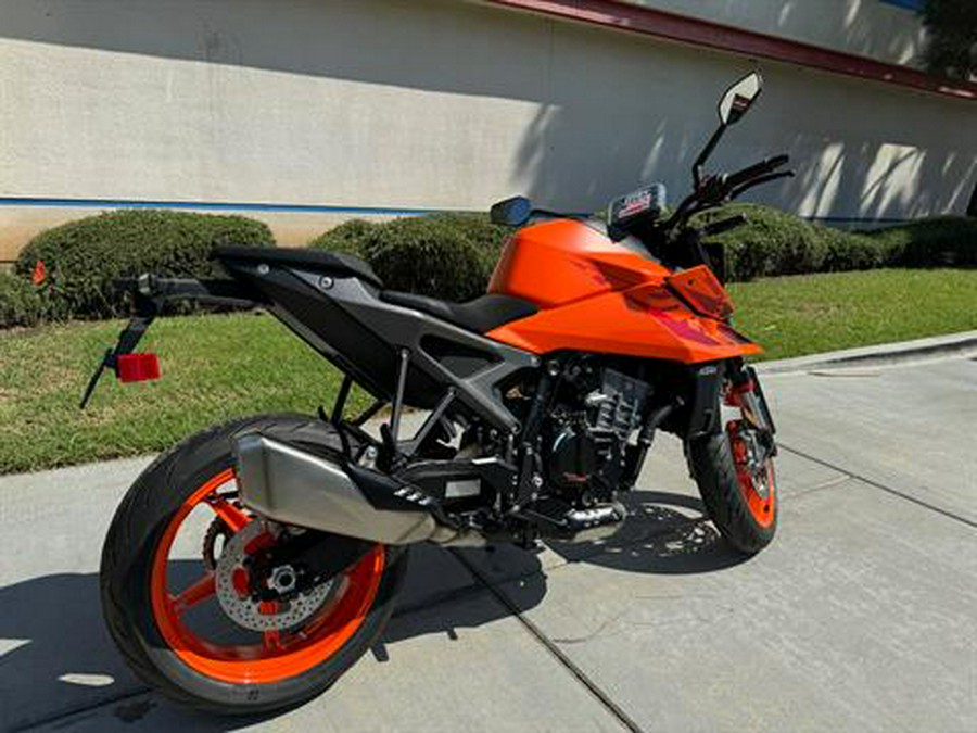 2024 KTM 990 Duke