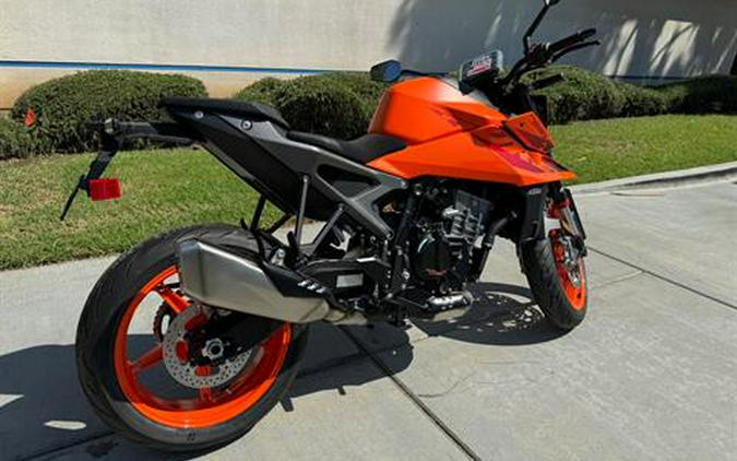 2024 KTM 990 Duke