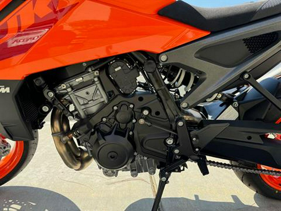 2024 KTM 990 Duke