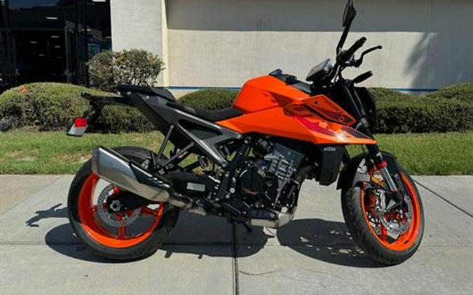 2024 KTM 990 Duke