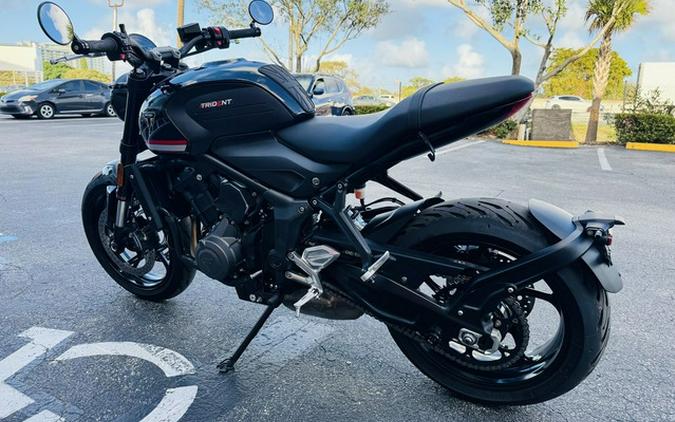 2024 Triumph Trident 660 Sapphire Black