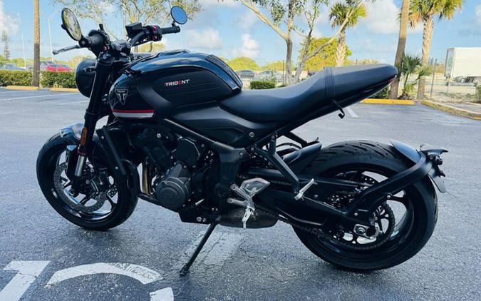 2024 Triumph Trident 660 Sapphire Black