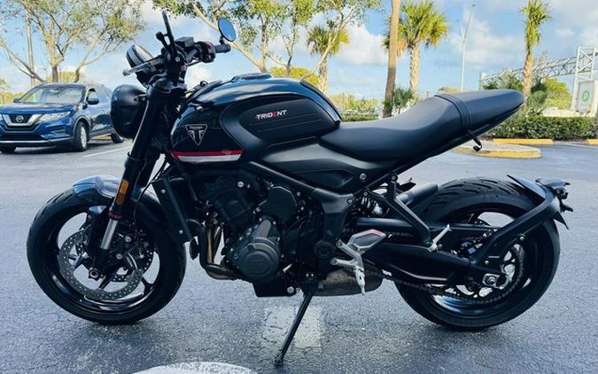 2024 Triumph Trident 660 Sapphire Black