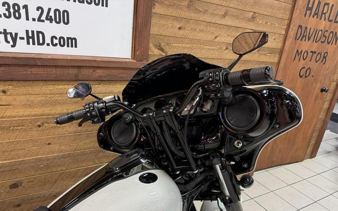 2020 Harley-Davidson® CVO™ Street Glide® Sand Dune FLHXSE