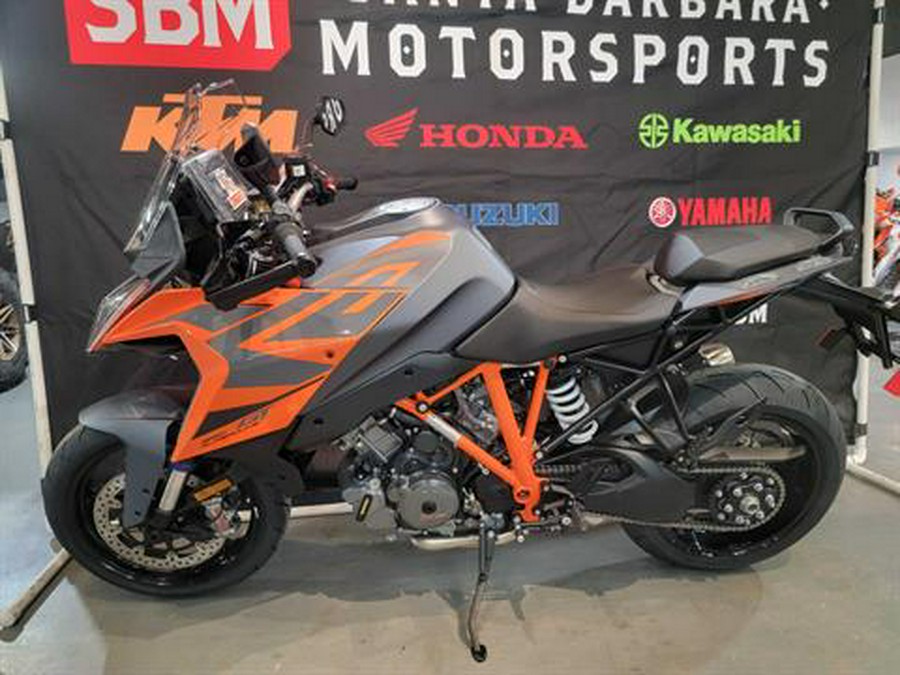 2023 KTM 1290 Super Duke GT