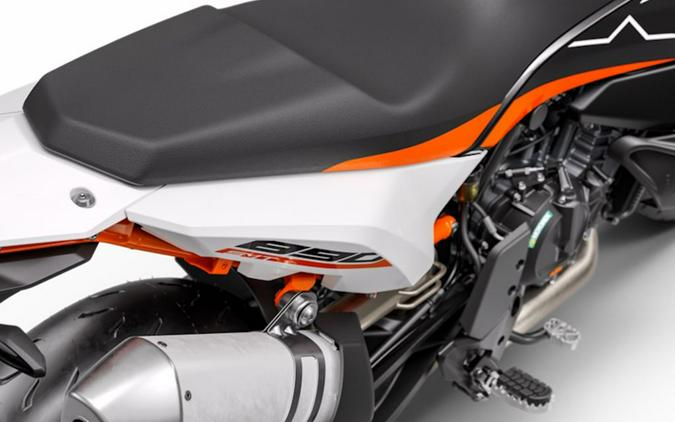 2024 KTM SMT 890