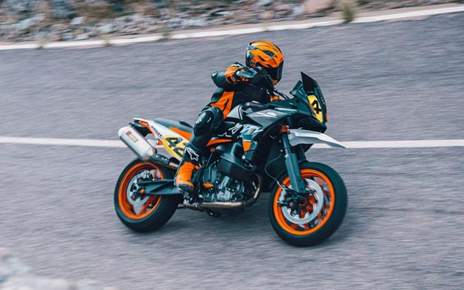 2024 KTM SMT 890