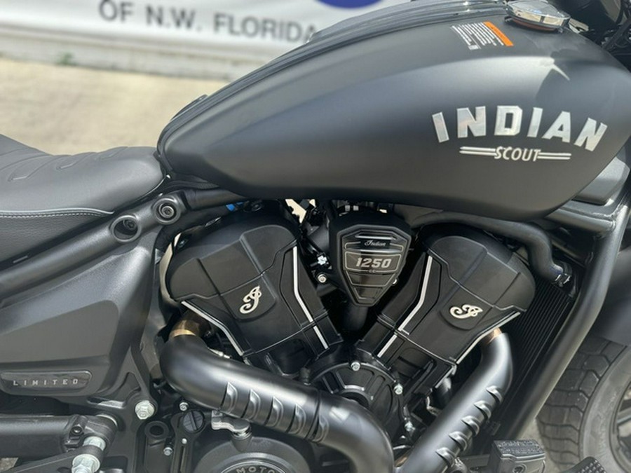 2025 Indian Scout Bobber Limited +Tech Black Smoke