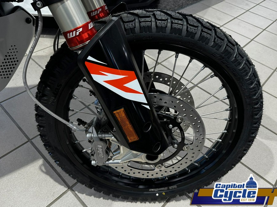 2024 KTM Adventure 890 R Rally