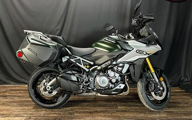 2024 Suzuki GSX-S1000GX+