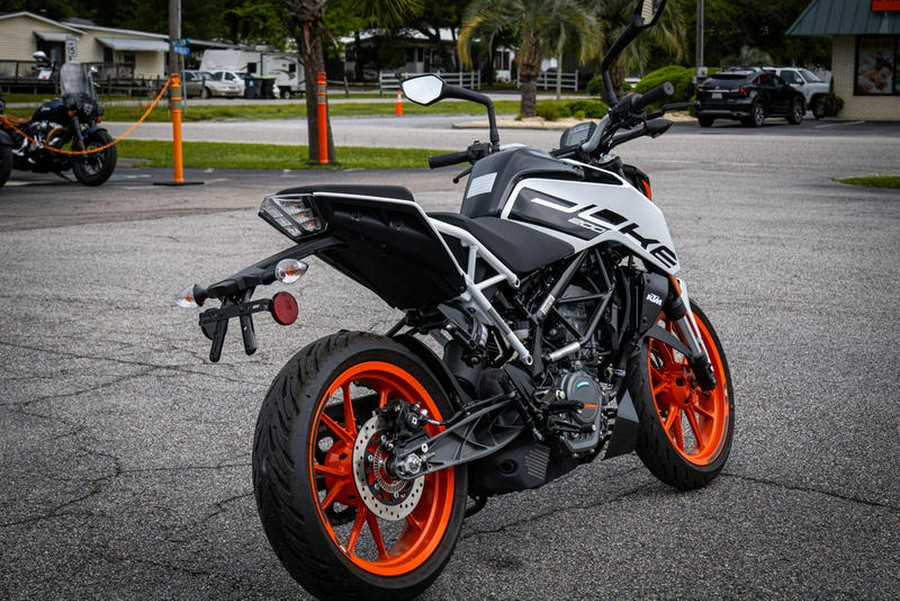 2021 KTM 200 Duke