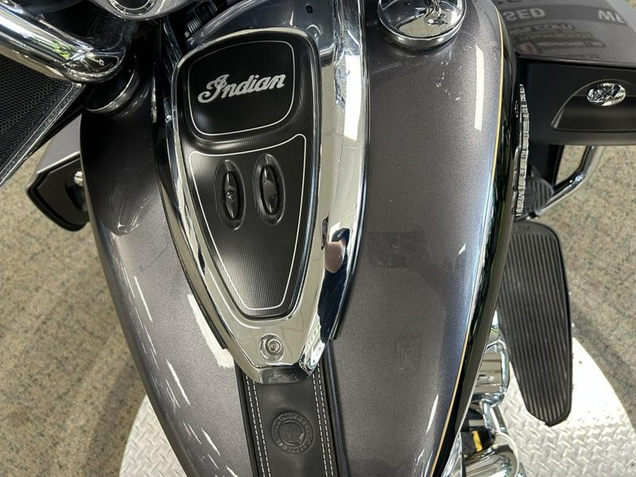 2017 Indian Motorcycle® Roadmaster® Thunder Black