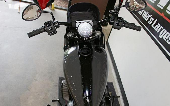 2024 Indian Motorcycle® Sport Chief Granite Gray