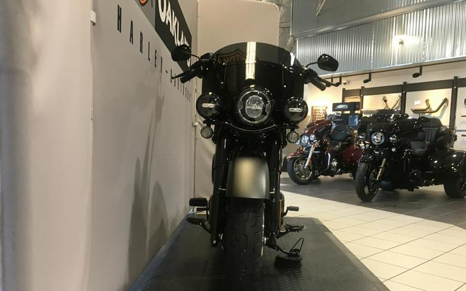 Harley-Davidson® Deadwood™ 2026