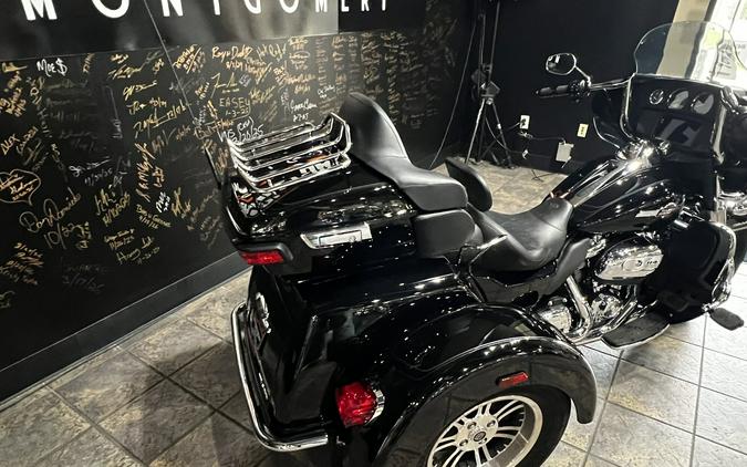 2023 Harley-Davidson Tri Glide Ultra Vivid Black | Pre-Owned Trike