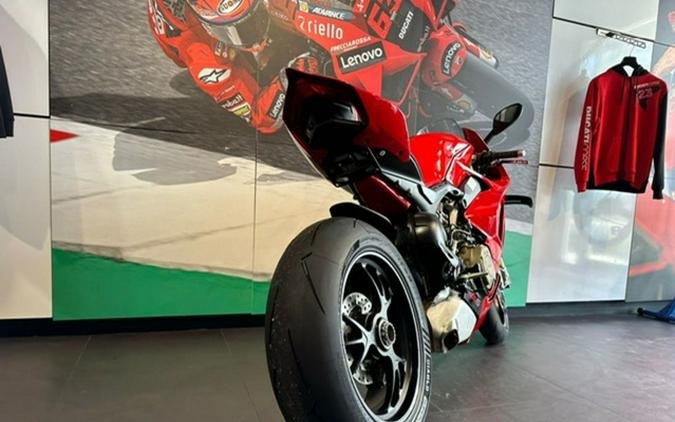 2022 Ducati Panigale V4 S Ducati Red