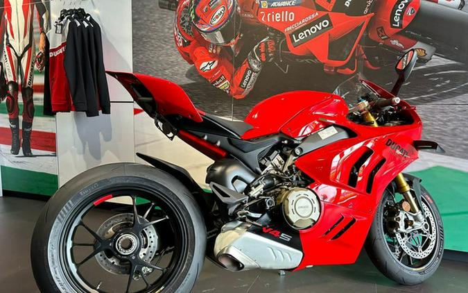 2022 Ducati Panigale V4 S Ducati Red