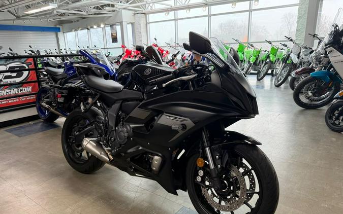 2025 Yamaha YZF R7