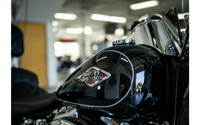 2015 Harley-Davidson® FLSTC Heritage Softail® Classic