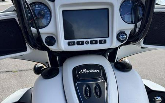 2021 Indian Motorcycle® Roadmaster® Dark Horse® Thunder Black Smoke